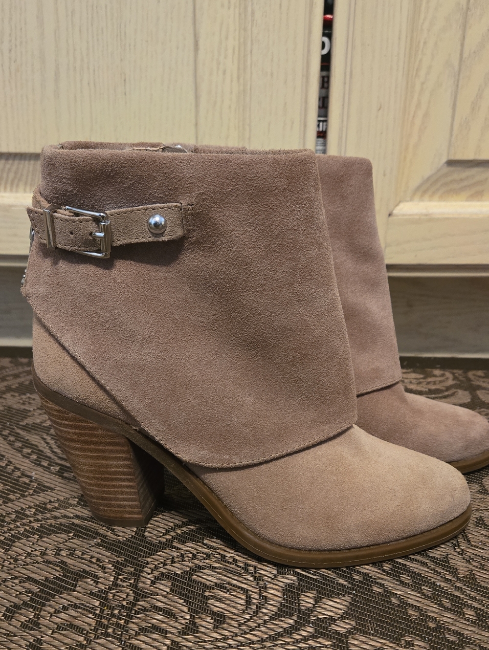 JESSICA SIMPSON Cassley Fold-Over Taupe Suede Stacked Heel Bootie sz 6M / 36